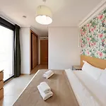 Wayteko شقة